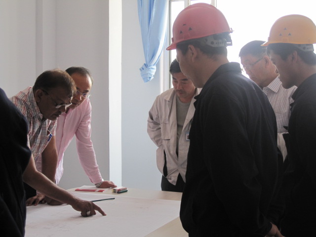 外國(guó)專(zhuān)家蒞臨我單位指導(dǎo)工